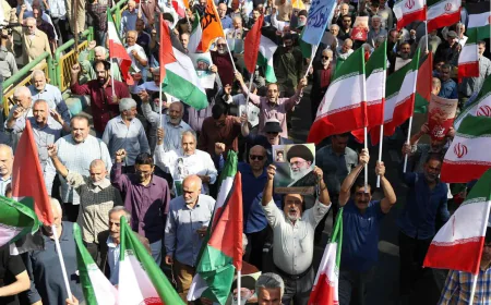 এবার রাজপথে নামলেন ইরানের প্রেসিডেন্ট