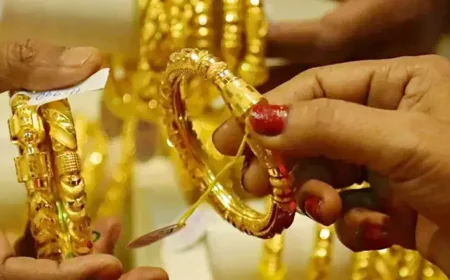 সব রেকর্ড ভেঙে স্বর্ণের দামে ইতিহাস, ভরি কত?