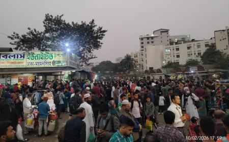 প্রিয় প্রার্থীকে ভোট দিতে বাড়ির পথে ভোটাররা